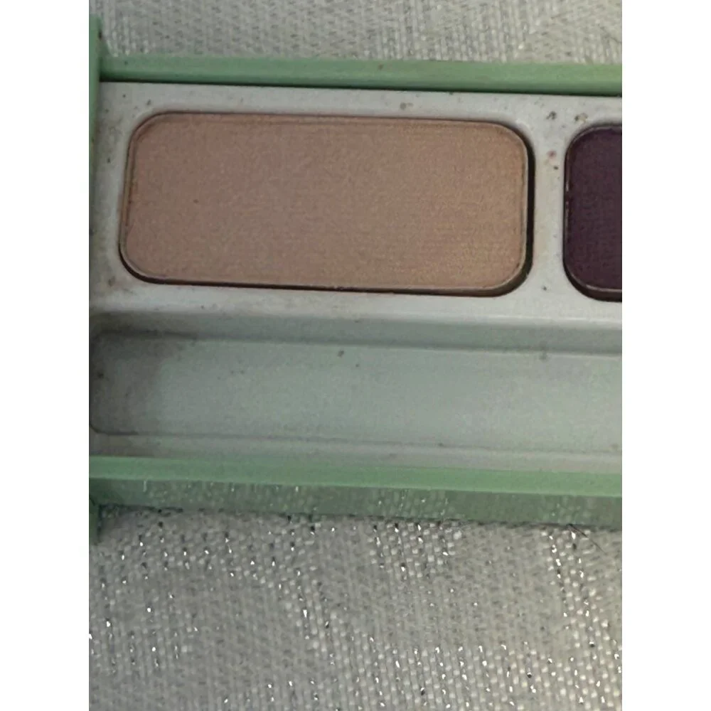 Clinique Eyeshadow Compact‎ Neutral Matte & Plum Shimmer Shades